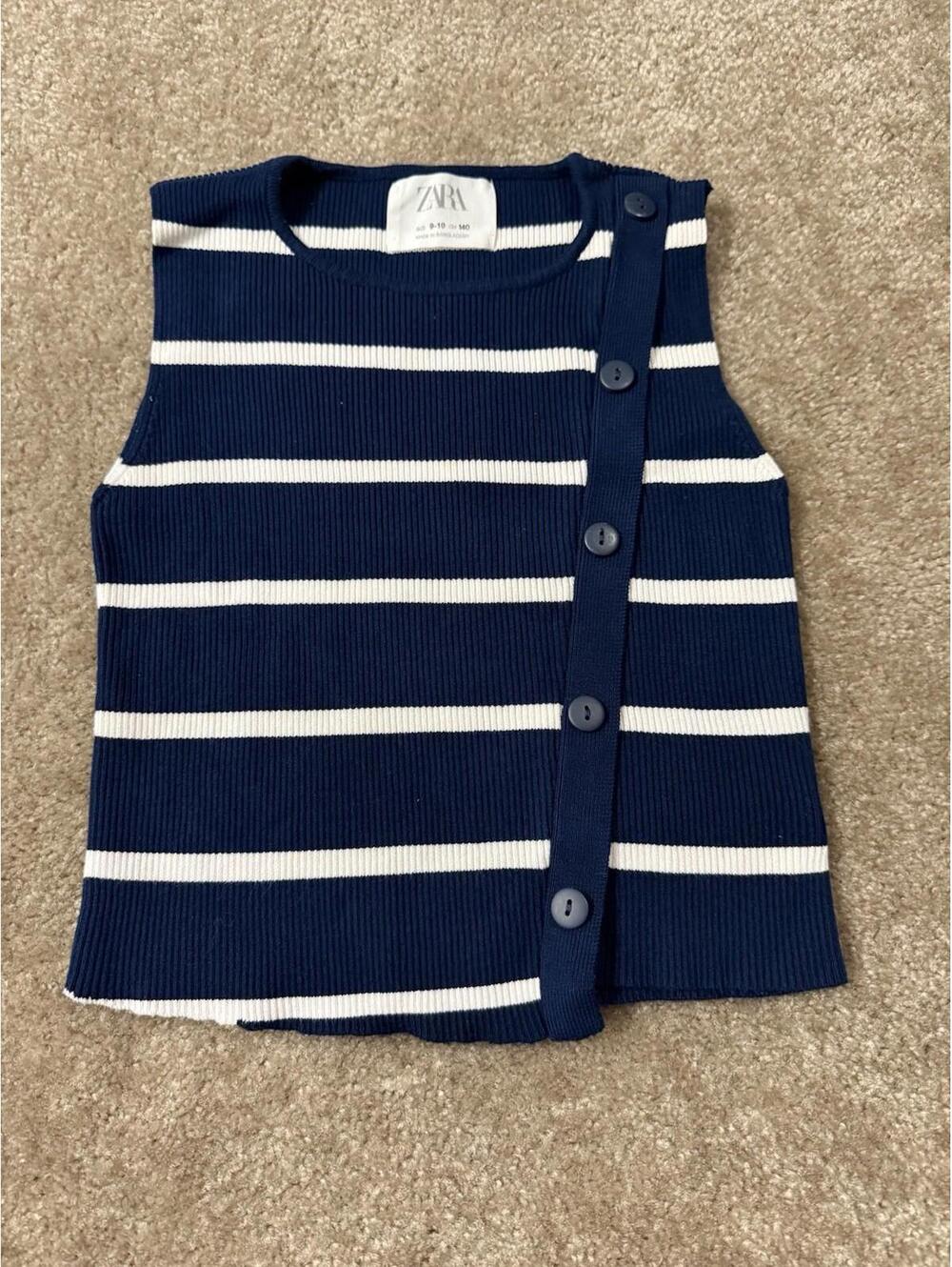 Zara Kida Sleevless Sweater  - Sizes 9- 10 Navy And white Strips With Buttons
